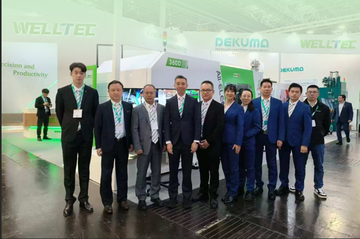 K 2025 完美落幕，華大機(jī)械攜創(chuàng)新技術(shù)贏(yíng)得全球客戶(hù)贊譽(yù)！